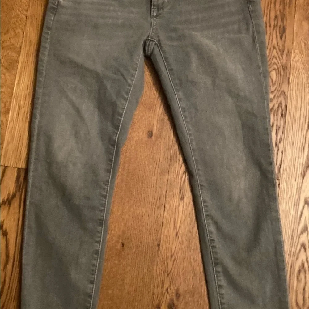 Loft Skinny Crop Gray Jeans‎ Size 2/26!! So Soft! NWOT